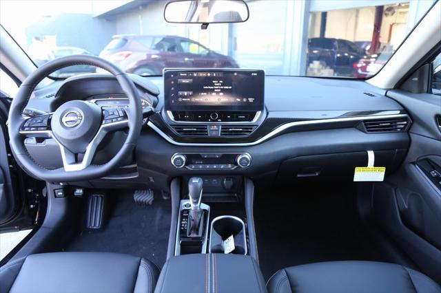 2025 Nissan Altima SR FWD