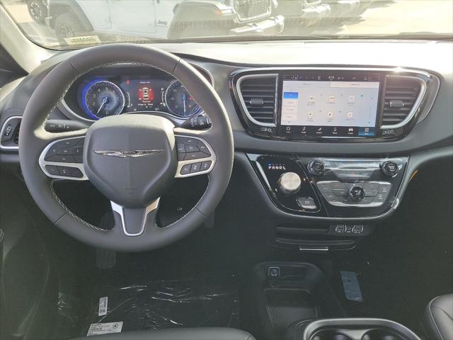 2025 Chrysler Voyager VOYAGER