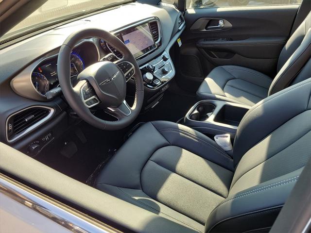 2025 Chrysler Voyager VOYAGER