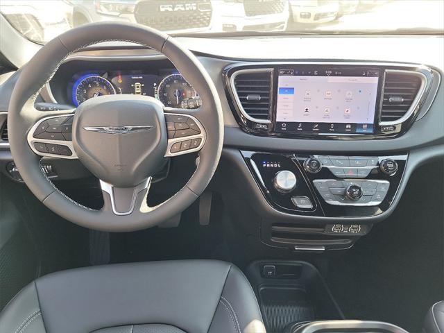 2025 Chrysler Voyager VOYAGER