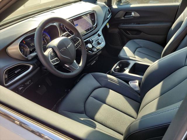 2025 Chrysler Voyager VOYAGER