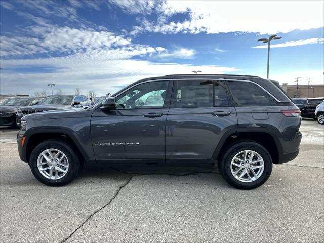 2025 Jeep Grand Cherokee GRAND CHEROKEE LAREDO X 4X4