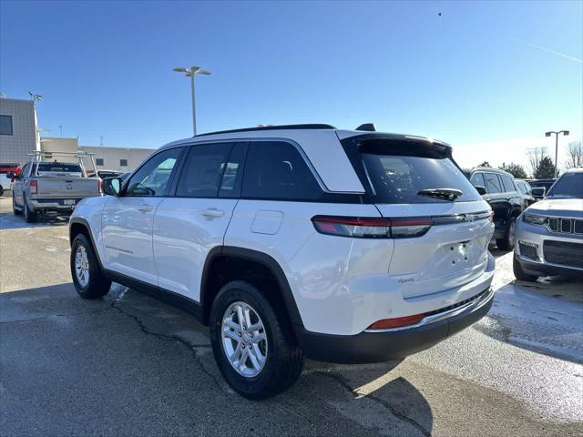 2025 Jeep Grand Cherokee GRAND CHEROKEE LAREDO 4X4