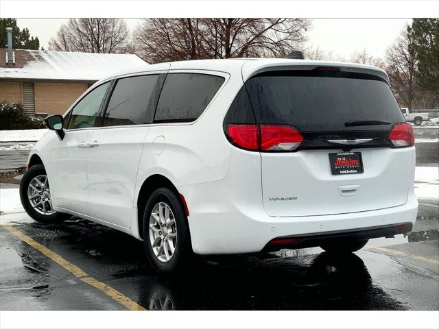 2025 Chrysler Voyager VOYAGER LX