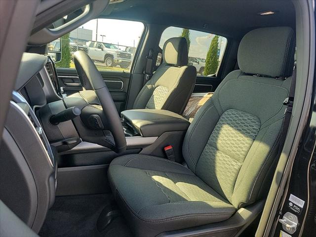 2025 RAM Ram 1500 RAM 1500 BIG HORN CREW CAB 4X2 57 BOX