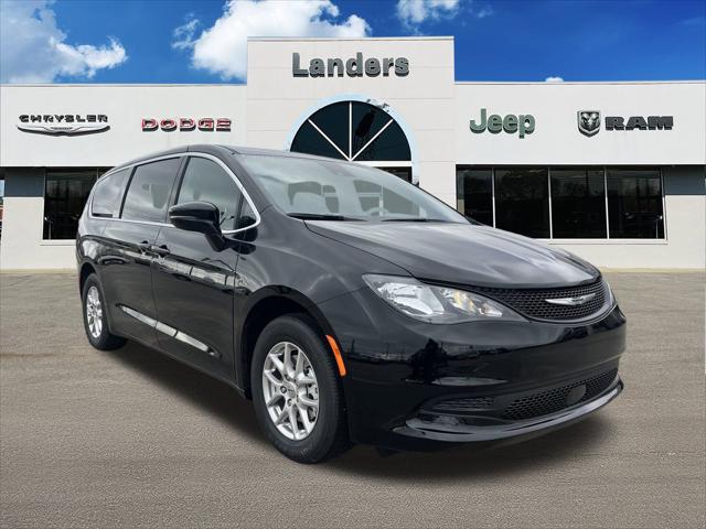 2025 Chrysler Voyager VOYAGER LX