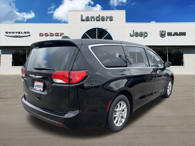 2025 Chrysler Voyager VOYAGER LX