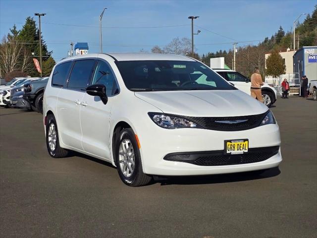 2025 Chrysler Voyager VOYAGER LX