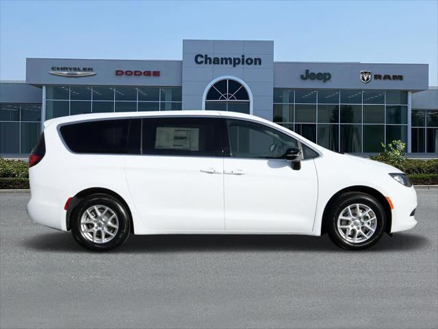 2025 Chrysler Voyager VOYAGER LX