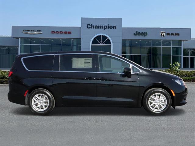 2025 Chrysler Voyager VOYAGER LX