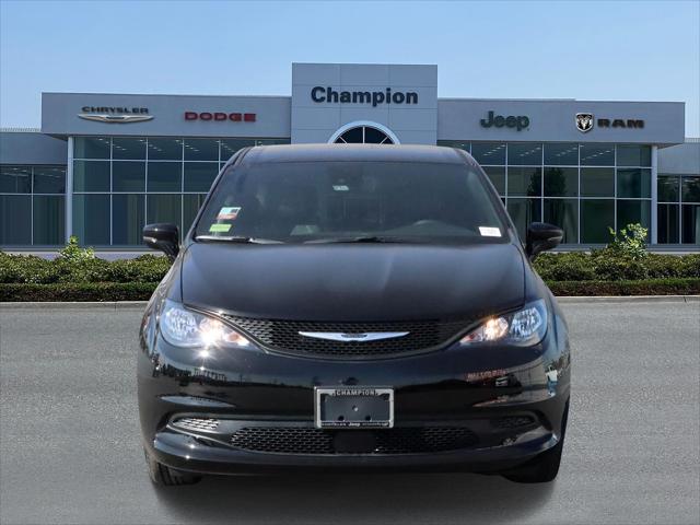 2025 Chrysler Voyager VOYAGER LX