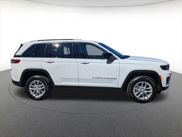 2025 Jeep Grand Cherokee GRAND CHEROKEE LAREDO X 4X4