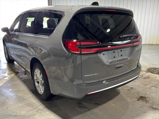 2025 Chrysler Pacifica PACIFICA SELECT AWD