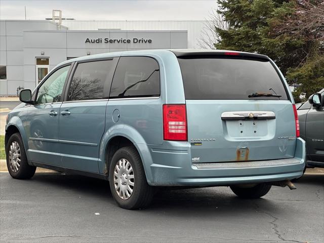 2009 Chrysler Town and Country LX