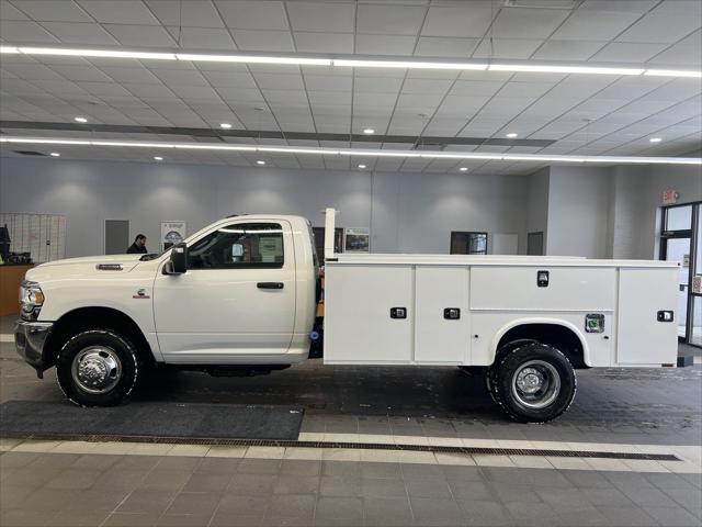 2024 RAM Ram 3500 Chassis Cab RAM 3500 TRADESMAN CHASSIS REGULAR CAB 4X4 84 CA