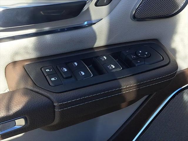 2025 Ram 1500 Laramie Crew Cab 4x4 57 Box