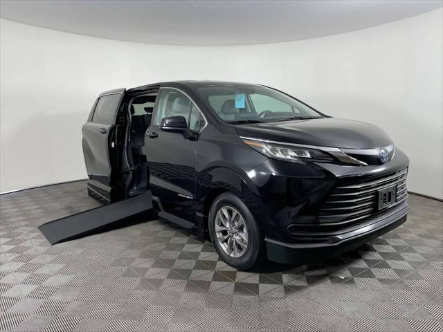 2023 Toyota Sienna LE for sale in Phoenix, AZ