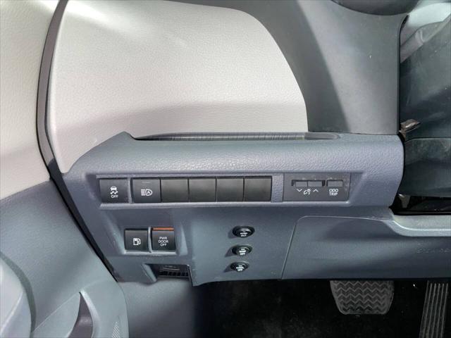 2023 Toyota Sienna LE