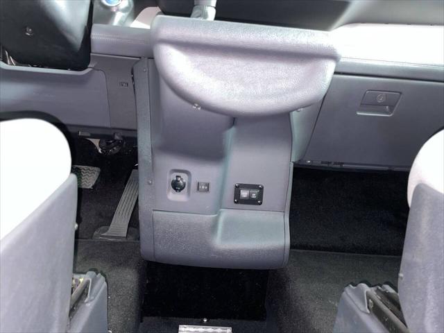 2023 Toyota Sienna LE