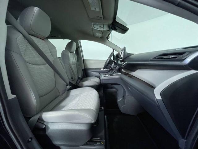 2023 Toyota Sienna LE