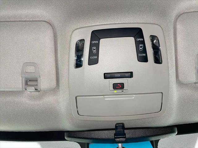 2023 Toyota Sienna LE