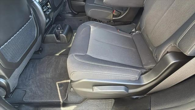 2024 Jeep Grand Cherokee L Laredo X 4x4