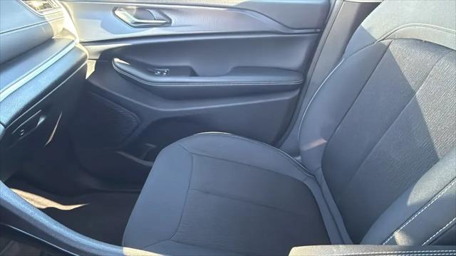 2024 Jeep Grand Cherokee L Laredo X 4x4