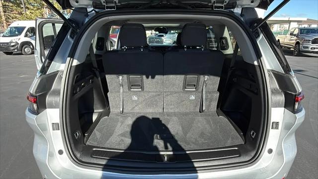 2024 Jeep Grand Cherokee L Laredo X 4x4
