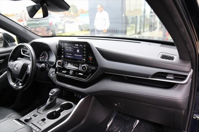 2022 Toyota Highlander XSE