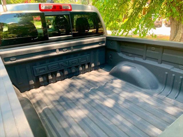 2022 GMC Canyon 4WD Crew Cab Short Box Denali