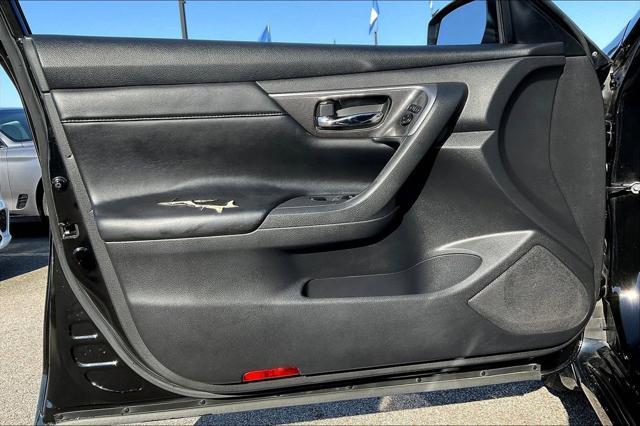 Used 2015 Nissan Altima For Sale in Olive Branch, MS