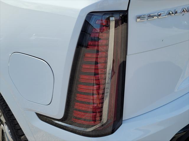 2025 Cadillac Escalade Luxury 1