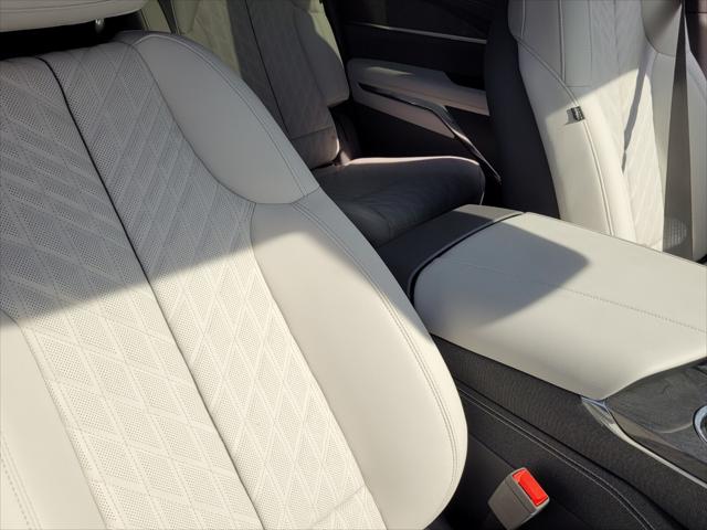 2025 Cadillac Escalade Luxury 1