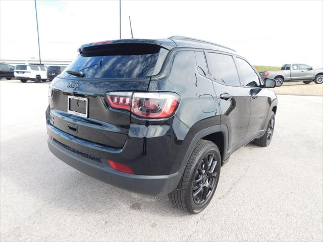 2025 Jeep Compass COMPASS LATITUDE 4X4