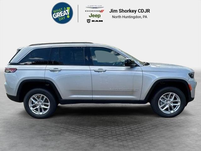 2024 Jeep Grand Cherokee GRAND CHEROKEE LAREDO X 4X4