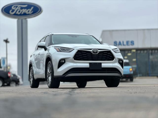 2022 Toyota Highlander Platinum