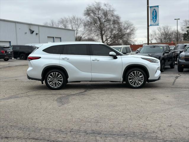 2022 Toyota Highlander Platinum