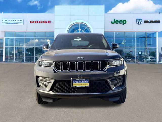 2025 Jeep Grand Cherokee GRAND CHEROKEE LAREDO 4X2