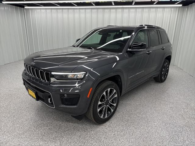 2022 Jeep Grand Cherokee Overland 4x2