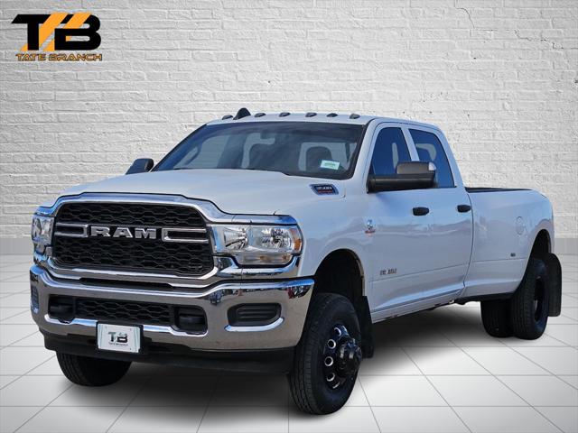 2022 RAM 3500 Tradesman Crew Cab 4x4 8 Box