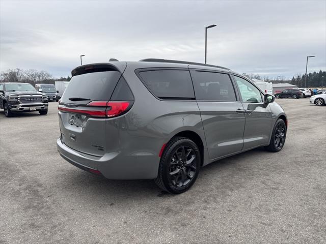 2022 Chrysler Pacifica Limited AWD