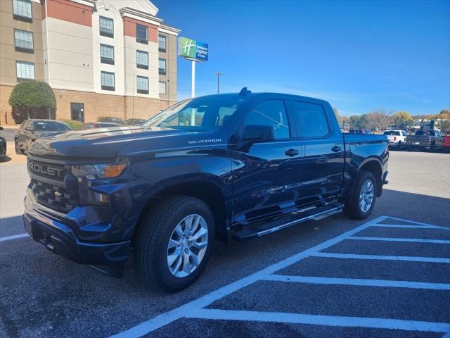 2023 Chevrolet Silverado 1500 4WD Crew Cab Short Bed Custom