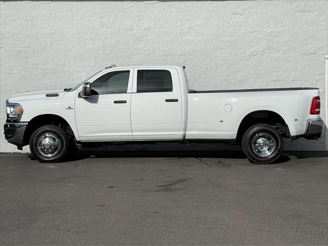 2024 RAM 3500 Tradesman Crew Cab 4x4 8 Box