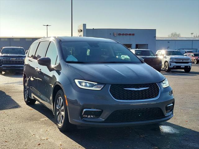 2022 Chrysler Pacifica Hybrid Touring L