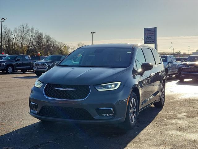 2022 Chrysler Pacifica Hybrid Touring L