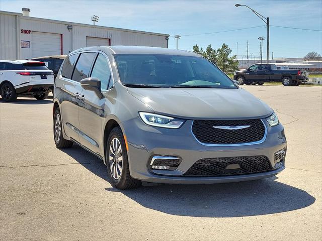 2022 Chrysler Pacifica Hybrid Touring L
