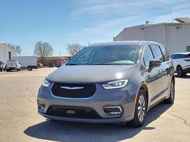2022 Chrysler Pacifica Hybrid Touring L