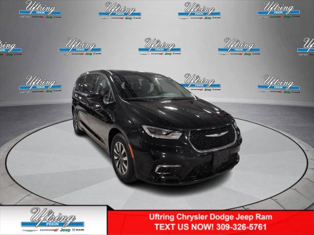 2022 Chrysler Pacifica Hybrid Touring L