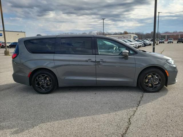 2022 Chrysler Pacifica Hybrid Touring L