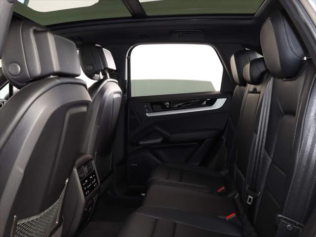 2024 Porsche Cayenne Unknown
